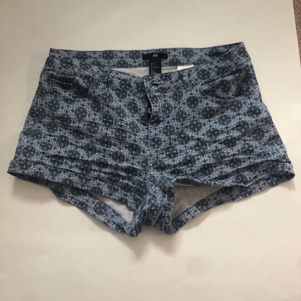 H&M patterned jean shorts